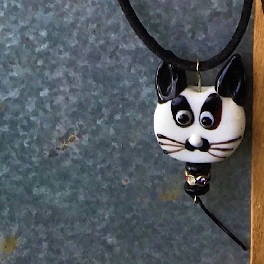NECKLACE Cat Lover Tail Moves Handmade Glass Black White Colorful Crystals